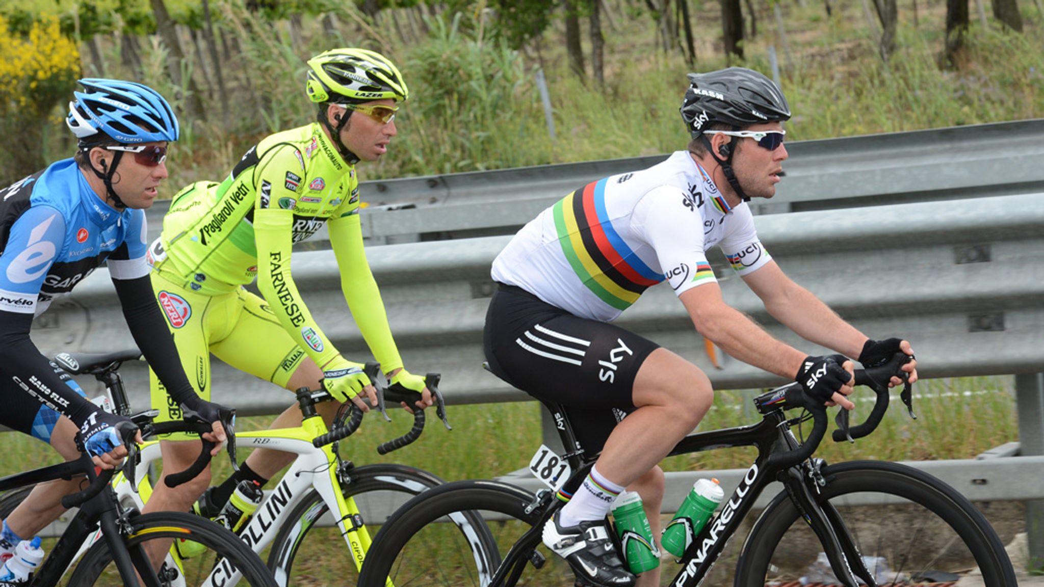 Cavendish fermato da una caduta | Cycling News | Sky Sports