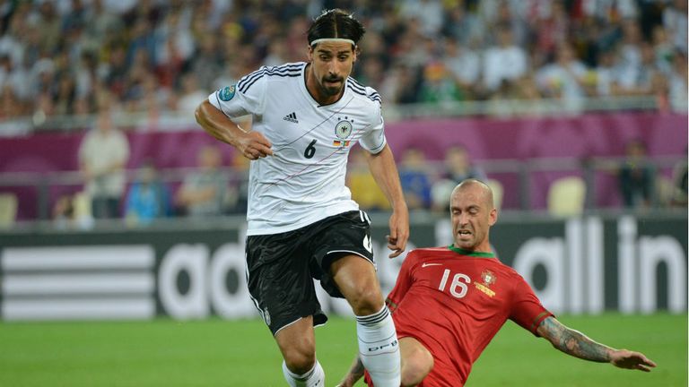 Sami Khedira is caught by Raul Meireles, but manages to slip through Gomez who scores. However the referee has already blown for the free-kick.