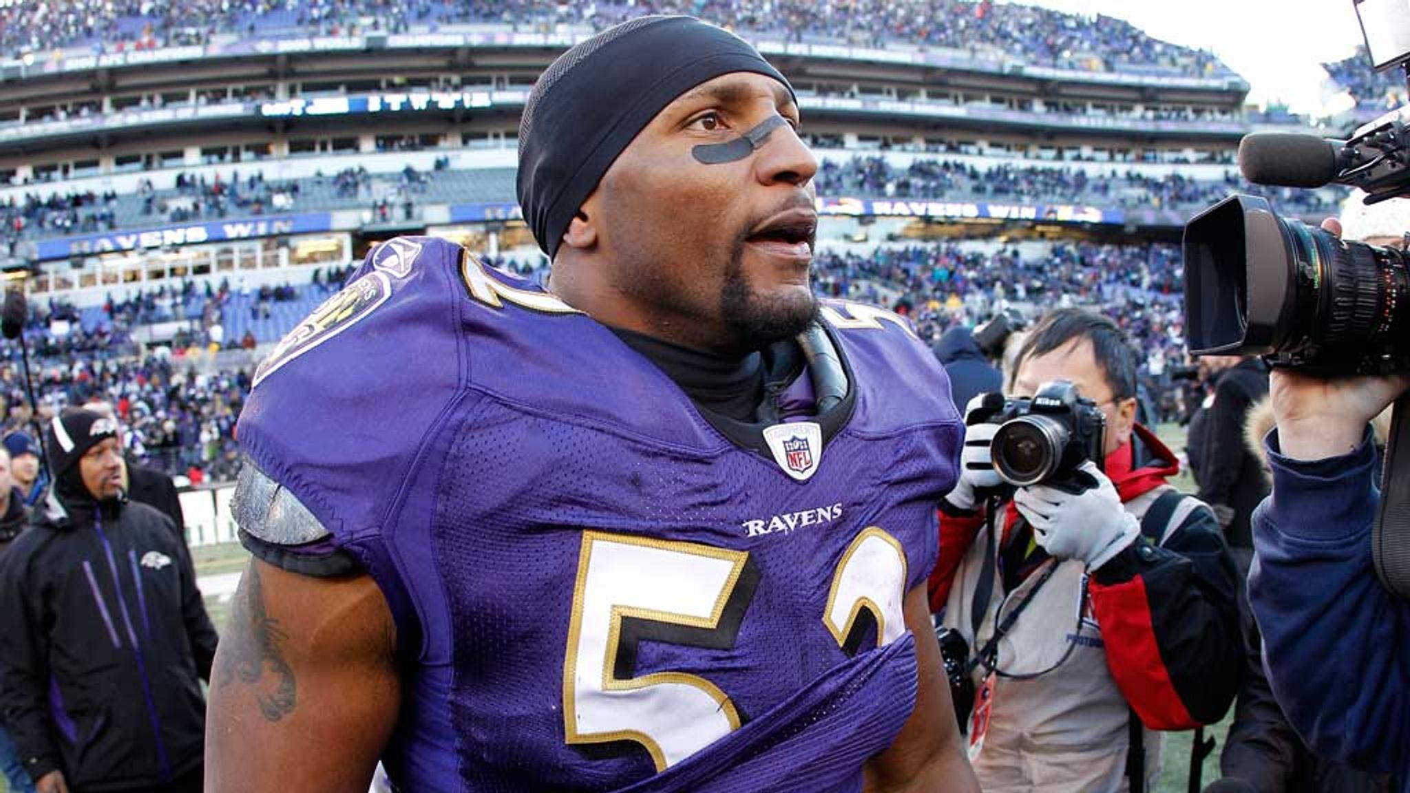 Ray Lewis: 8 Amazing Video Highlights from the Baltimore Ravens