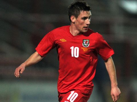 Image of Elliott Chamberlain: Handed new deal