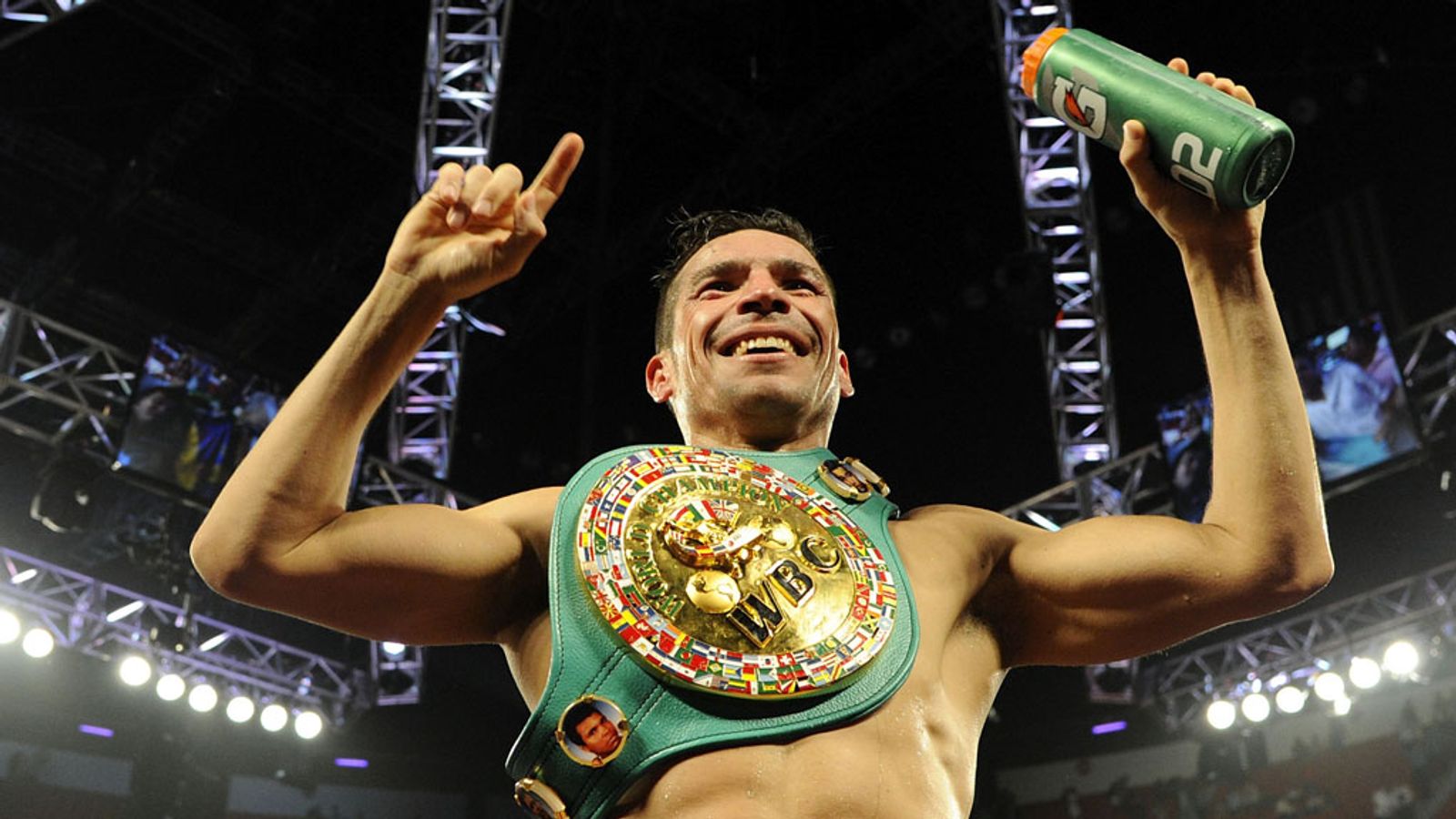 Sergio Martinez will return to the ring on April 27 in Argentina