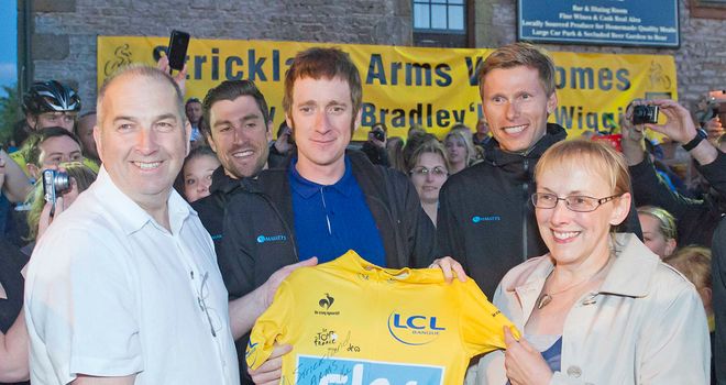 bradley wiggins signed yellow jersey