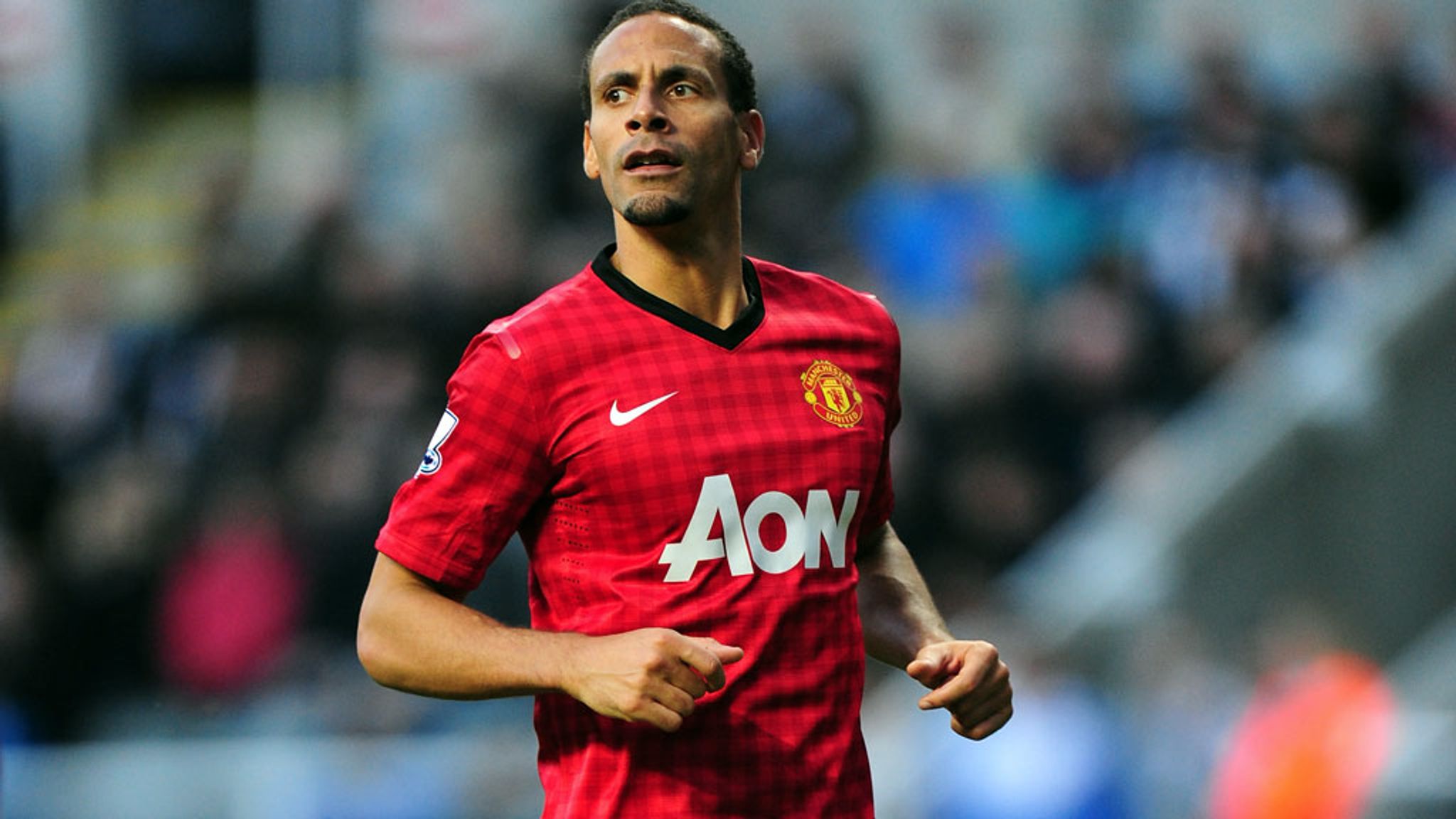 Defender Rio Ferdinand set to be offered a new contract by Manchester