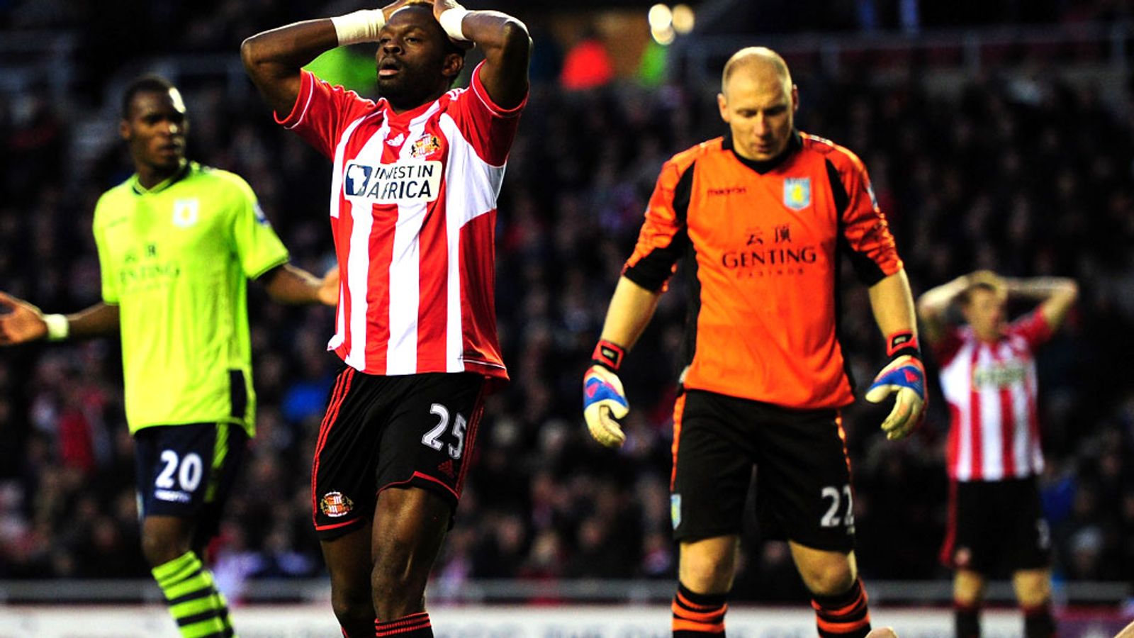 Football contract. Луи САА футболист Фулхэм. Louis Saha.