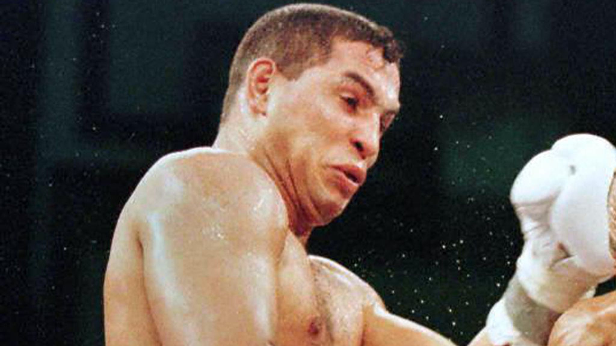 Wayne Mccullough Remembers The Extravagant But Troubled Boxing Star Hector Camacho Snr Boxing News Sky Sports