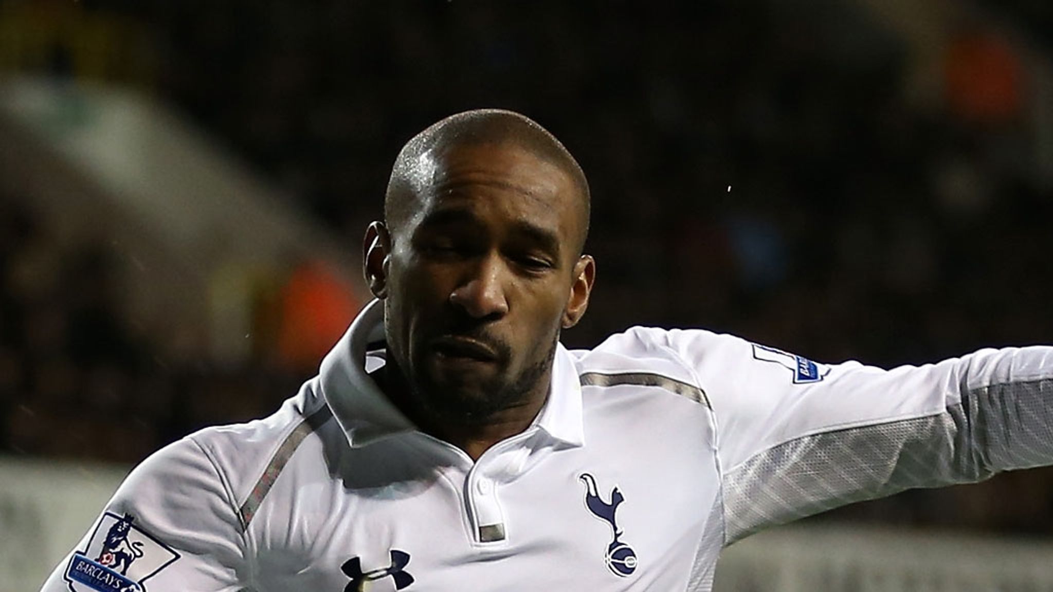 Tottenham striker Jermain Defoe has injection on muscle