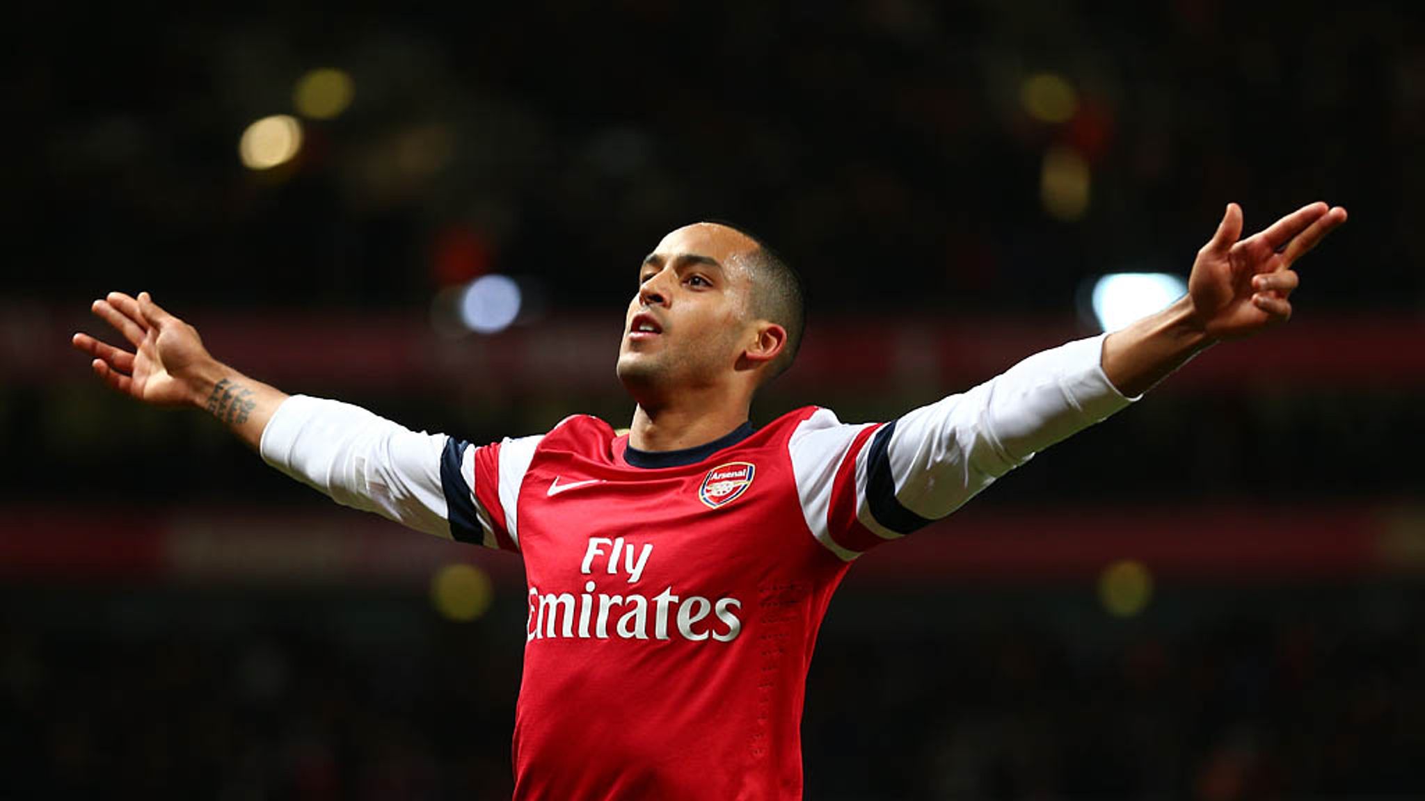 Arsene Wenger remains determined to keep Theo Walcott at Arsenal