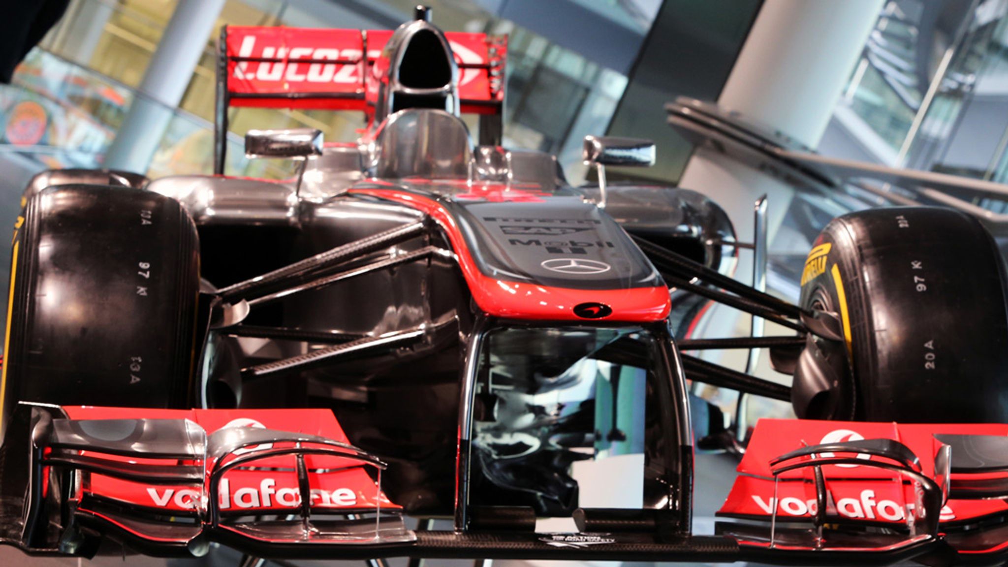 McLaren unveils MP4-27 with the hope for 2012 championship