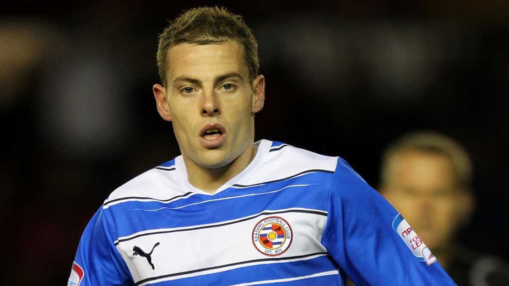 Reading manager Brian McDermott backs Chris Armstrong tribute