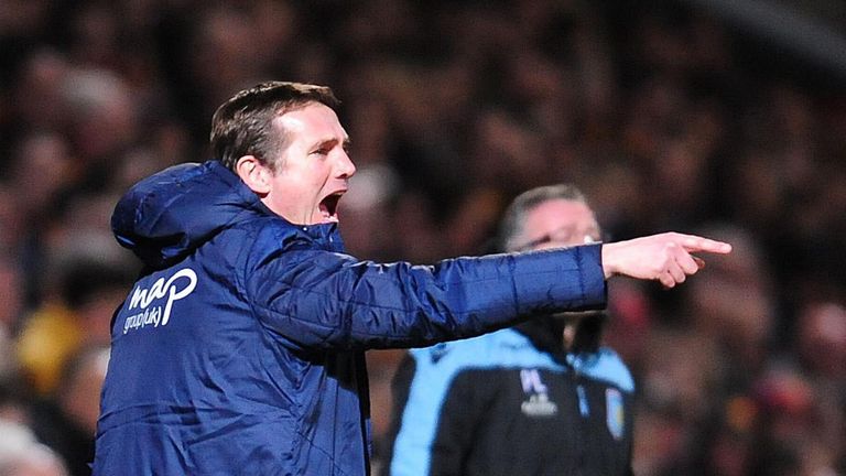 Bradford boss Phil Parkinson urged his side on