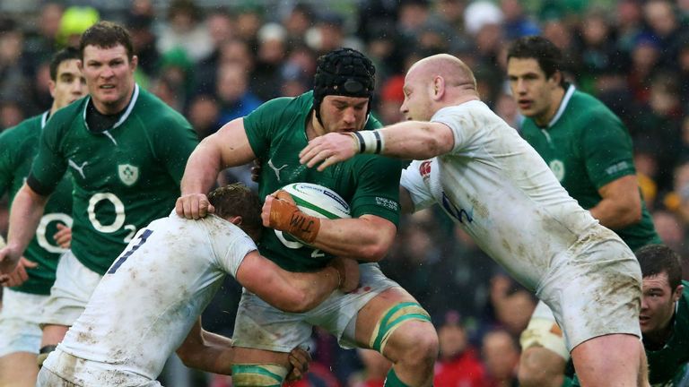 Ireland&#39;s Sean O&#39;Brien is tackled by Chris Robshaw and Dan Cole