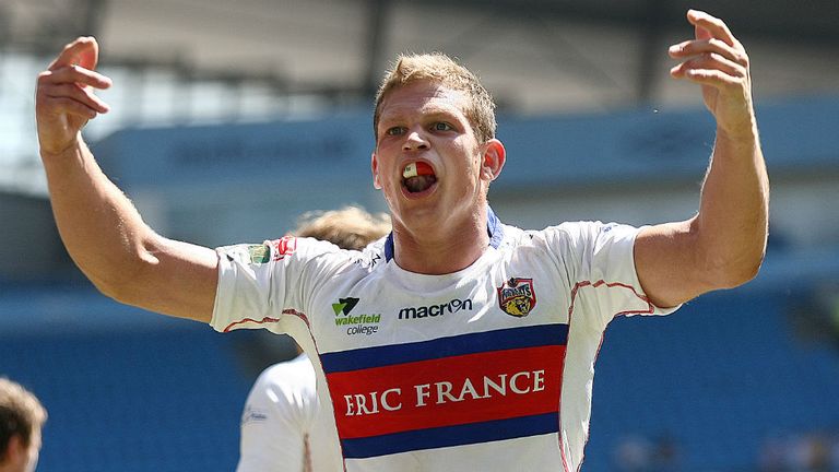 Peter Fox: scored Wakefield&#39;s third try as they cashed in on the sin-binning of Graeme Horne