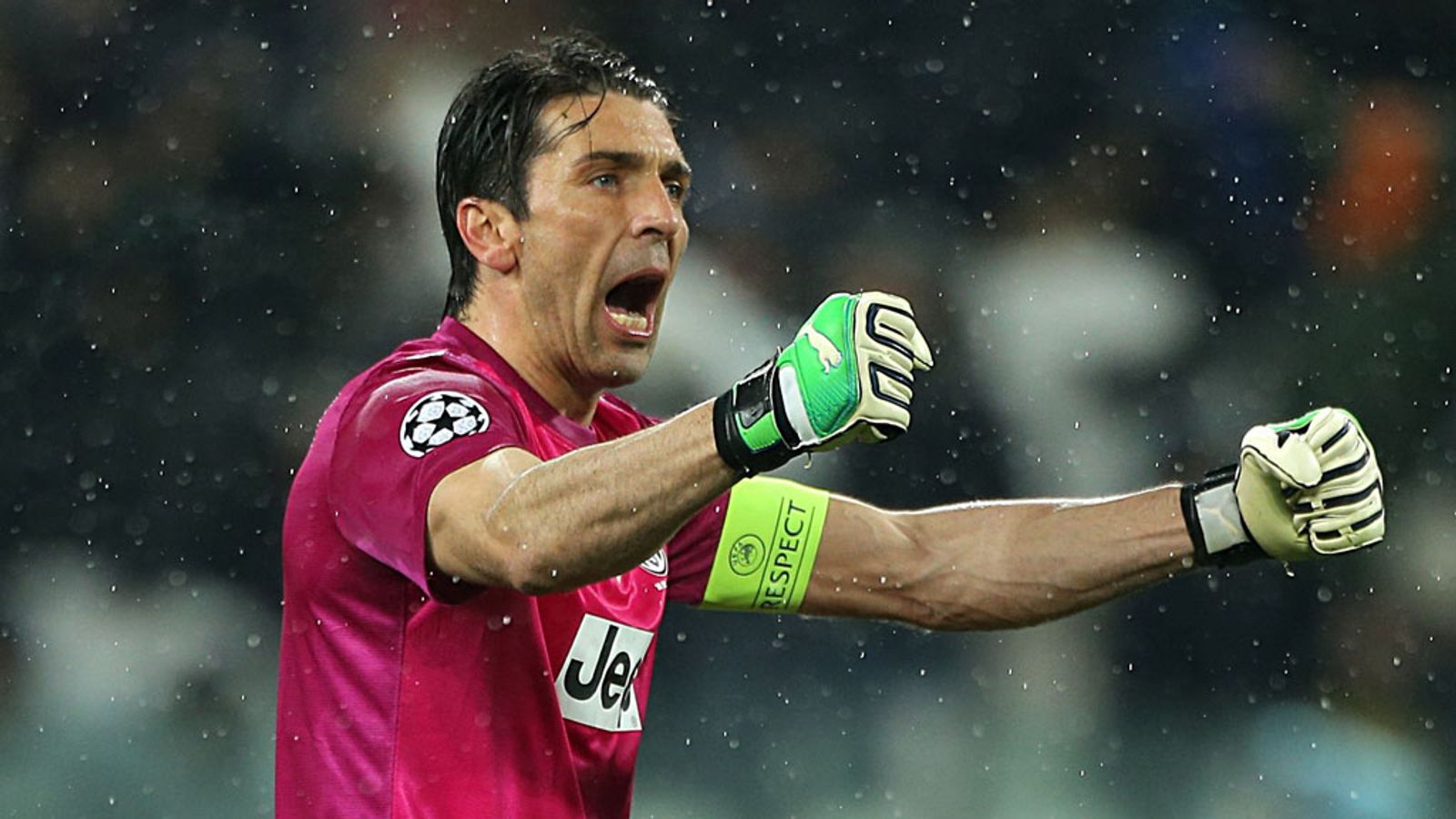 Дани момент. Буффон 2003. Буффон Ювентус 2003. David Lee Buffon. Буффон 20121.