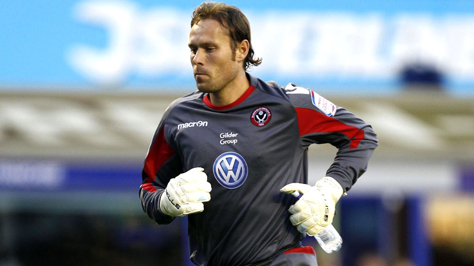 Former Everton goalkeeper Steve Simonsen signs for Rangers Football