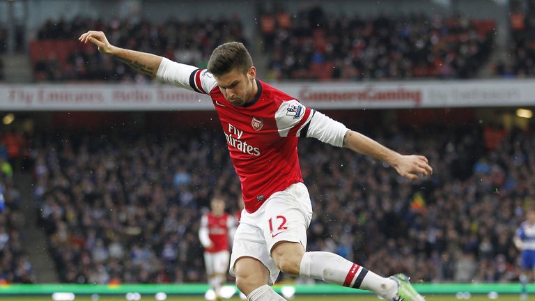 Olivier Giroud scores Arsenal's third goal against Reading.n