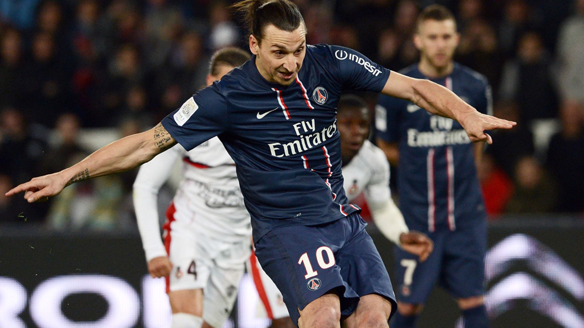 Zlatan Ibrahimovic: Angry PSG manager Laurent Blanc hopes striker