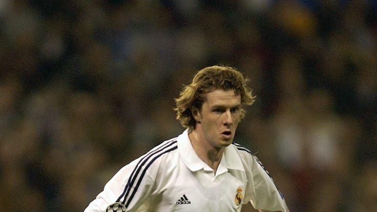 Steve McManaman of Real Madrid during The Champions league match between Real Madrid and AEK Athens at The Bernabeu stadium, Madrid