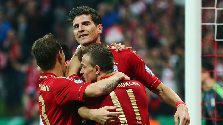 Mario Gomez and Bayern Munich celebrate