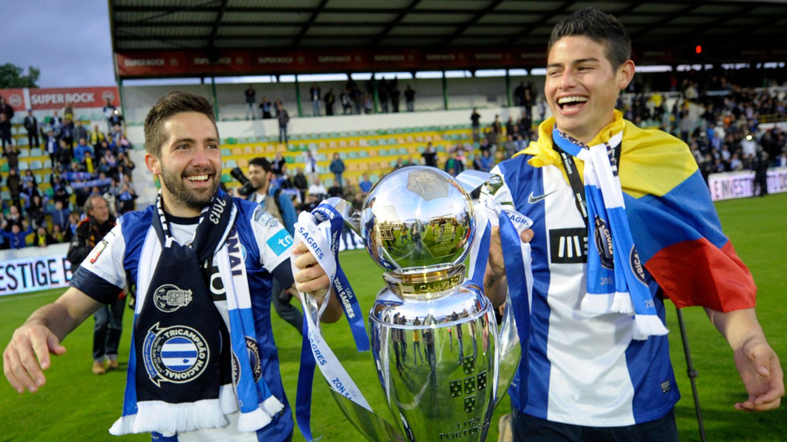 Monaco confirm the signings of FC Porto duo Joao Moutinho ...