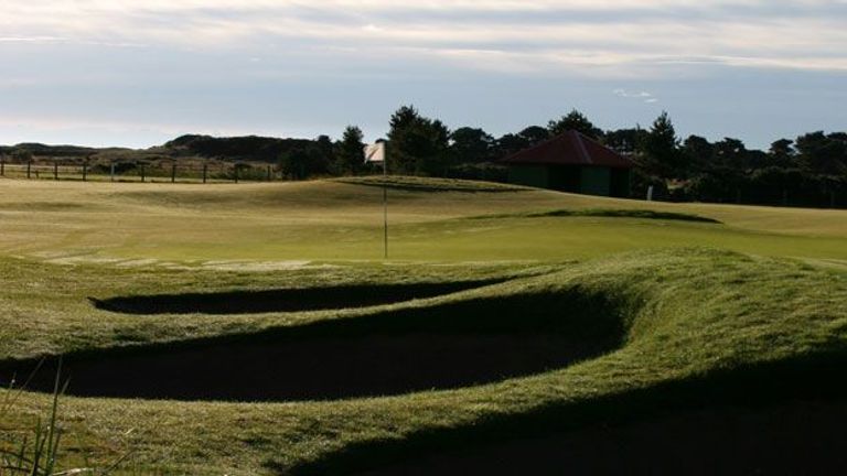 Favourite Hole: The 6th (Hogan's Alley), Carnoustie Golf Links