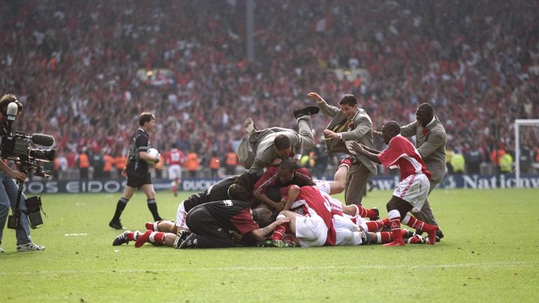Charlton Athletic celebrate after the play-off final against Sunderland at Wembley
