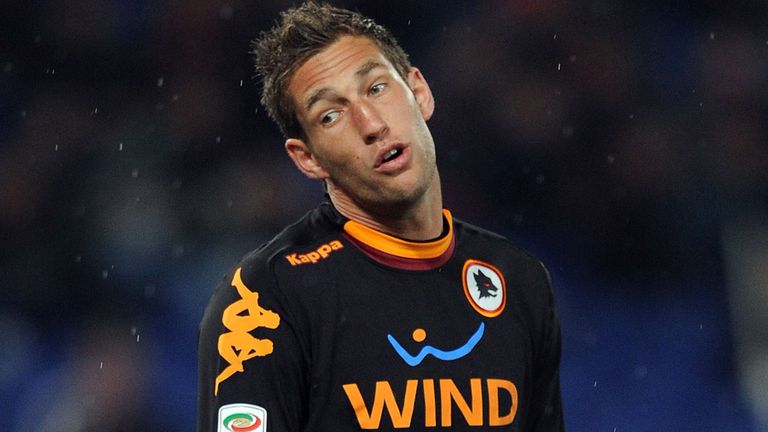 ROME, ITALY - MARCH 17:  Maarten Stekelenburg of Roma in action during the Serie A match between AS Roma and Parma FC at Stadio Olimpico on March 17, 2013 in Rome, Italy.  (Photo by Giuseppe Bellini/Getty Images)