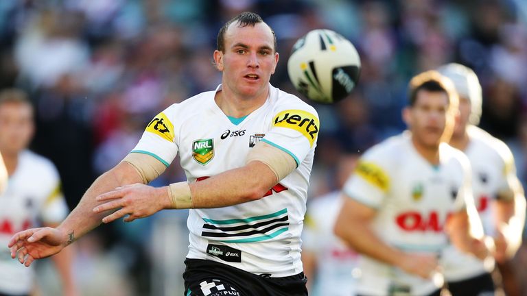Luke Walsh passes the ball during the round eight NRL match between the Sydney Roosters and the Penrith Panthers at Allianz Stadium