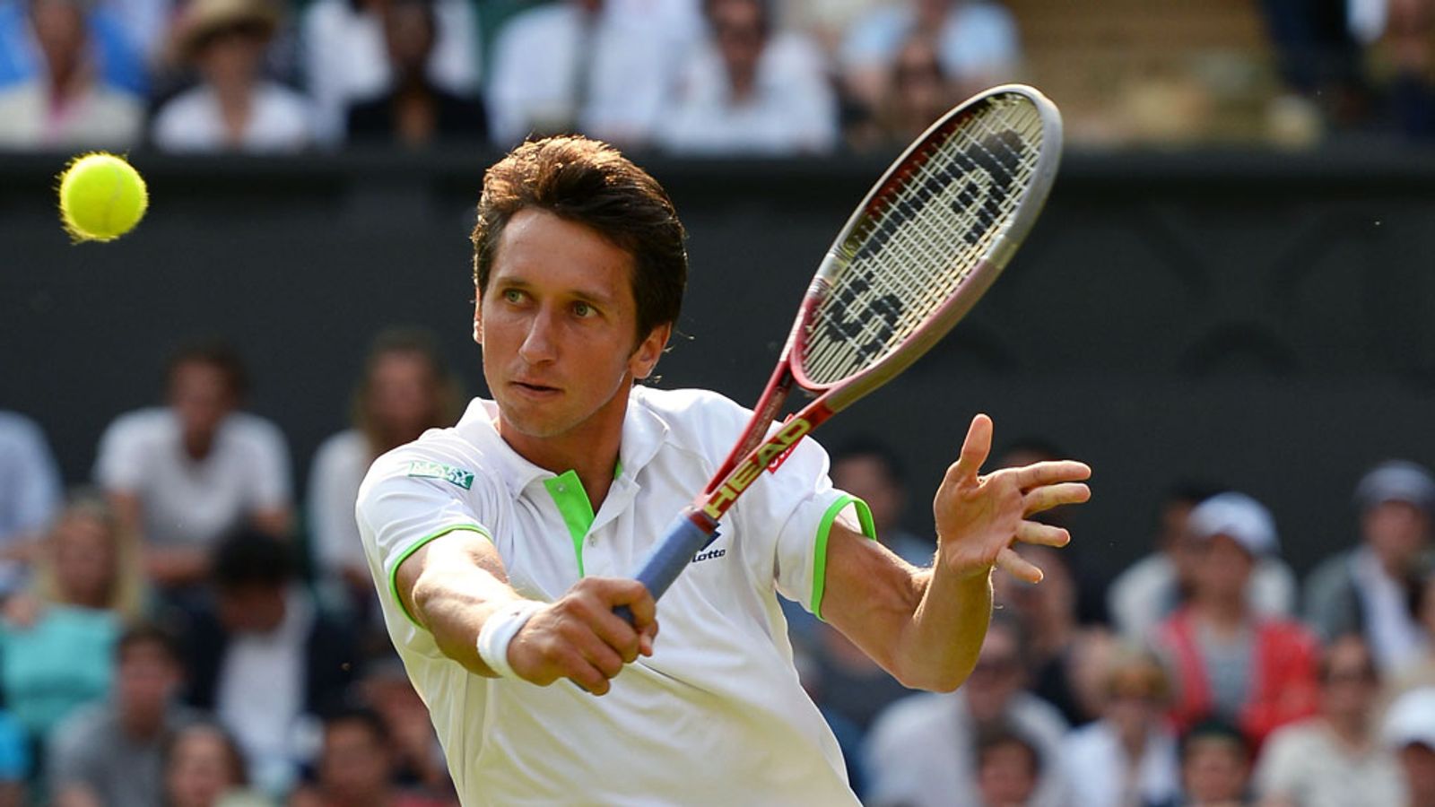 De stad weg te verspillen Afwezigheid Wimbledon 2013: Sergiy Stakhovsky rushes rusty Roger Federer out | Tennis  News | Sky Sports