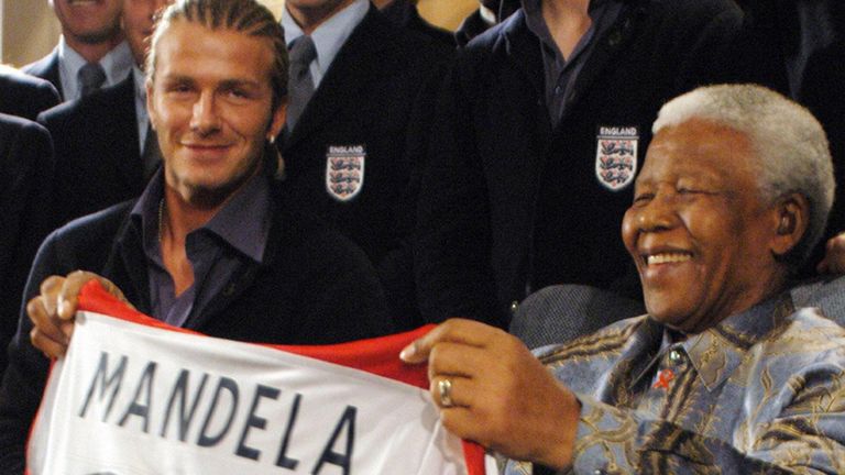 Nelson Mandela meets David Beckham and the rest of the England squad in 2003