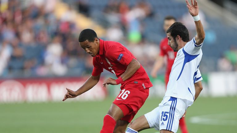 Alon Turgeman of Israel challenges Thomas Ince of England 