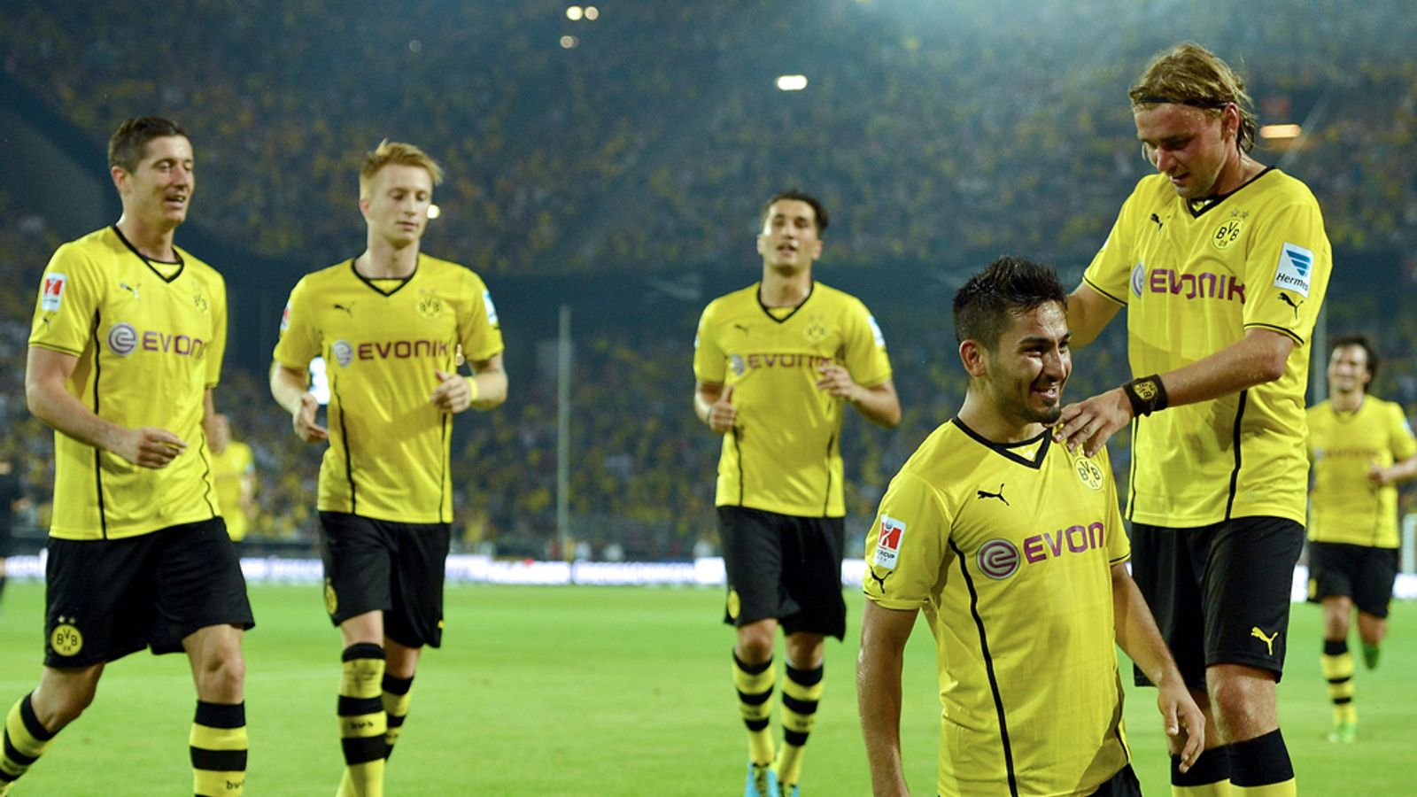 Borussia Dortmund Beat Bayern Munich 4-2 To Reclaim German Supercup ...