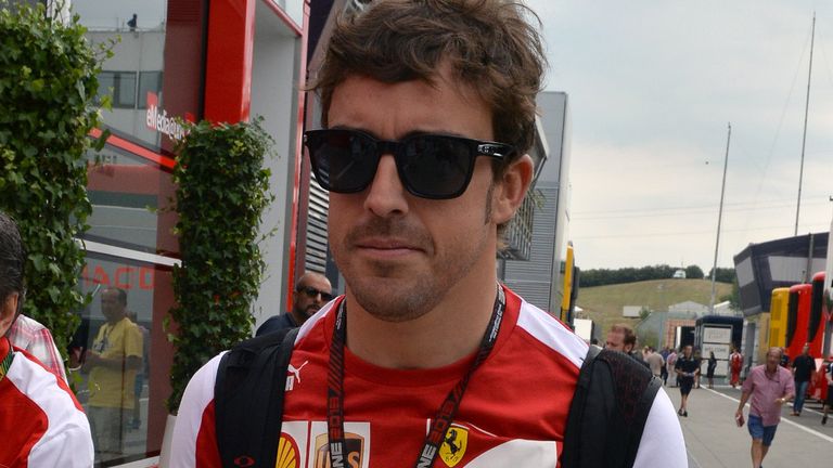 Fernando Alonso: Says Ferrari face a "very important weekend"