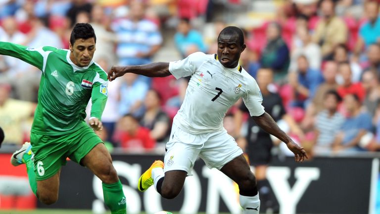 Ghana midfielder Frank Acheampong (R) vies for the ball with Iraq's Saif Salman (L) at the FIFA Under 20 World Cup.