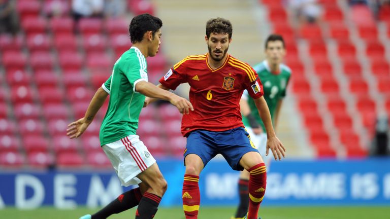Mexico's midfielder Jose Carlos Van Rankin vies with Spain's defender Jose Campana during a round 16 stage football match between Spain and Mexico at the FIFA Under 20 World Cup/