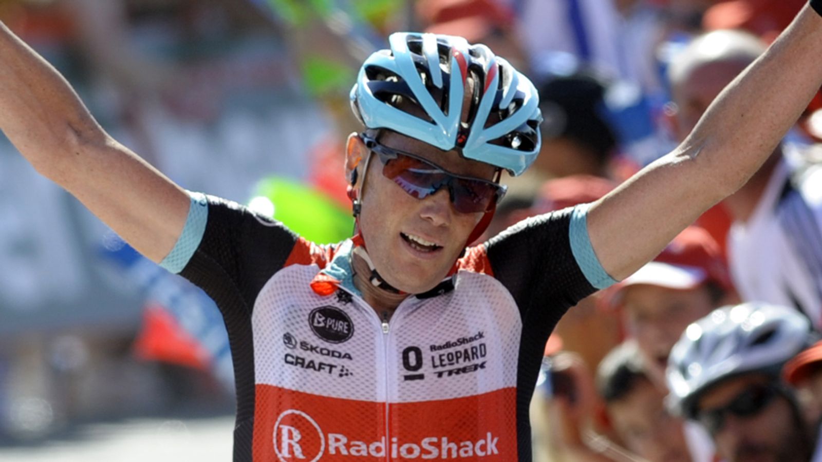 Vuelta a Espana Chris Horner takes overall lead with late solo victory