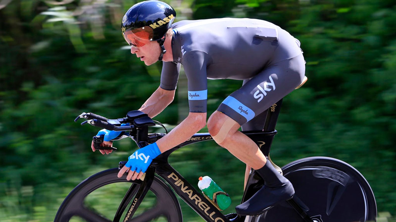 Sir Bradley Wiggins putting on weight ahead of world championship time