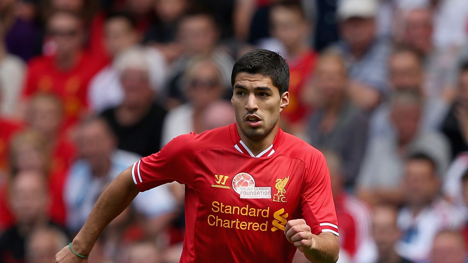 Luis Suarez hints he may stay at Liverpool because of fans | Football News  | Sky Sports, image size:1600x900