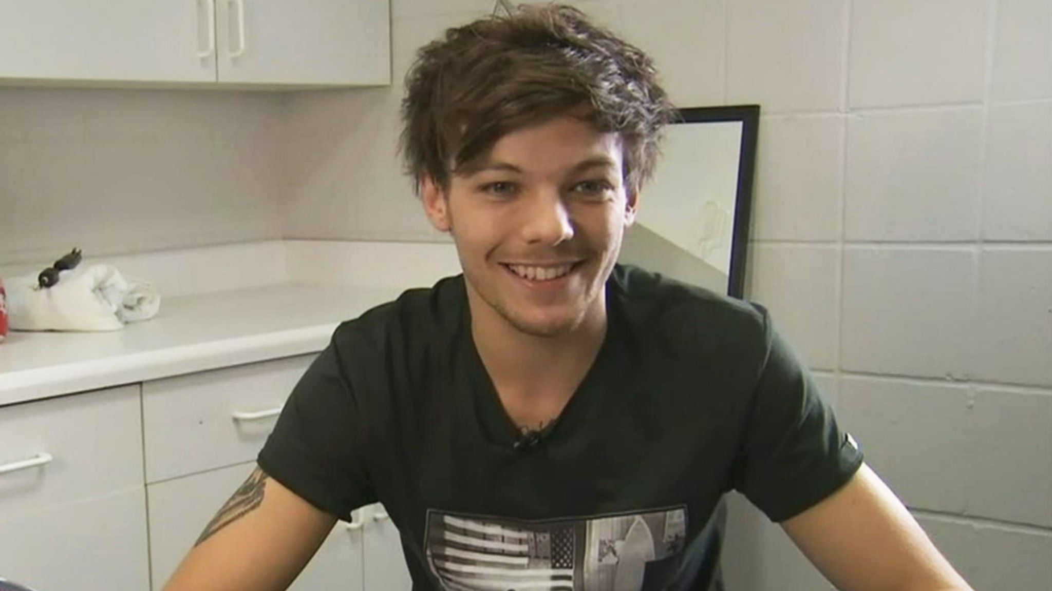 Transfer News: One Direction singer <b>Louis</b> <b>Tomlinson</b> has signed for Doncaste...