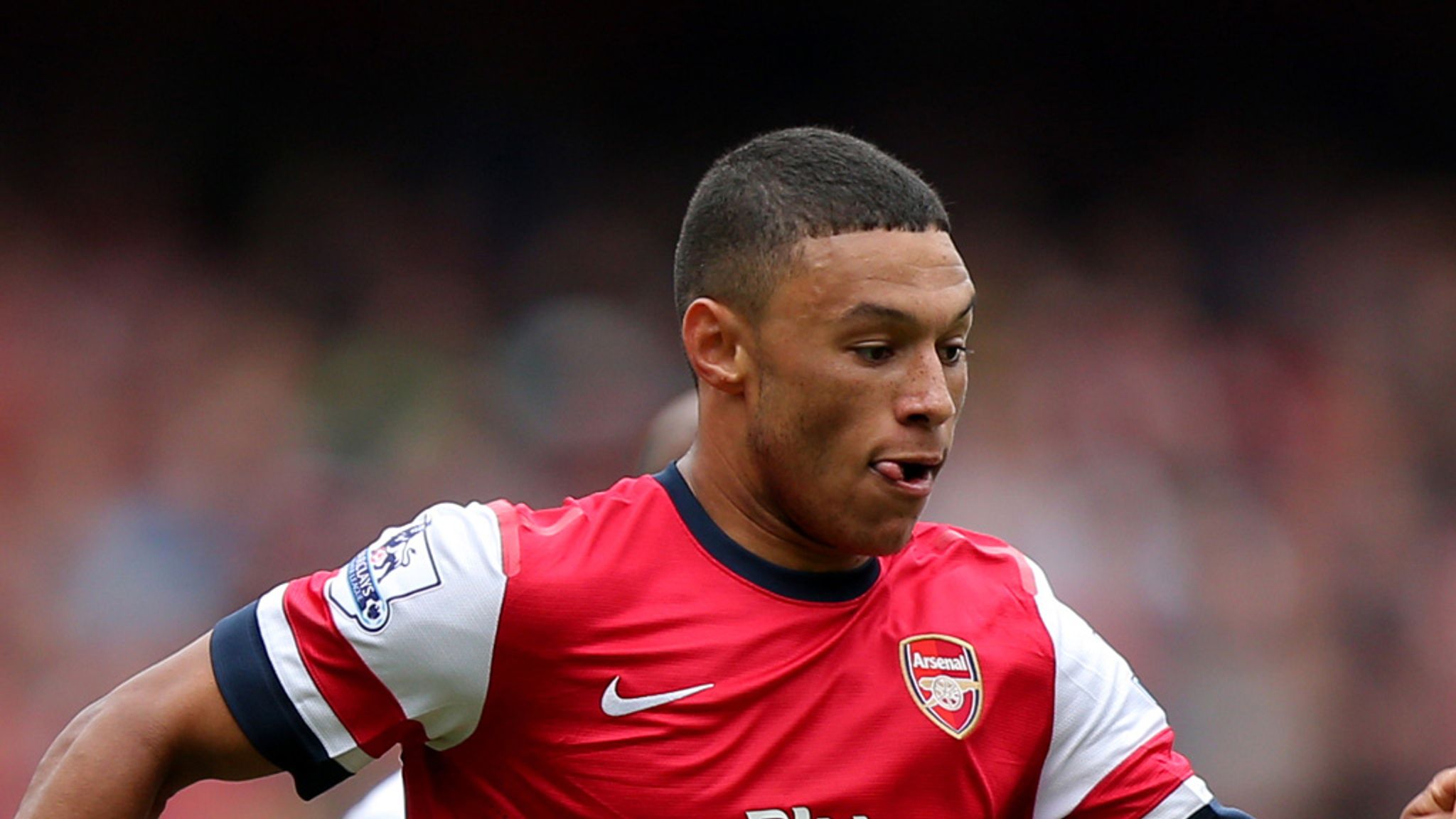 Arsenal's Alex Oxlade-Chamberlain ready to fight for place for club and