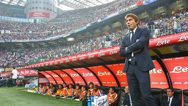 MILAN, ITALY - SEPTEMBER 14:  Juventus FC manager Antonio Conte looks on before the Serie A match between FC Internazionale Milano and Juventus FC at San Siro Stadium on September 14, 2013 in Milan, Italy.  (Photo by Marco Luzzani/Getty Images)