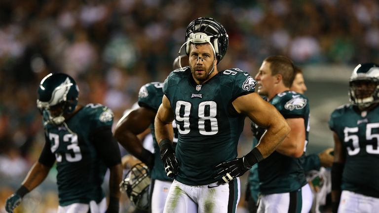 PHILADELPHIA, PA - SEPTEMBER 19:  Connor Barwin #98 of the Philadelphia Eagles looks on at the end of the first quarter against the Kansas City Chiefs at Lincoln Financial Field on September 19, 2013 in Philadelphia, Pennsylvania.  (Photo by Elsa/Getty Images)