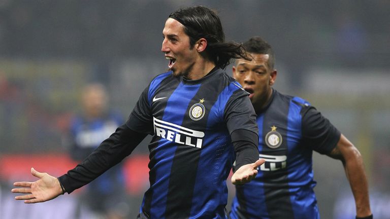 Ezequiel Schelotto has joined Sassuolo on a season-long loan from Inter Milan