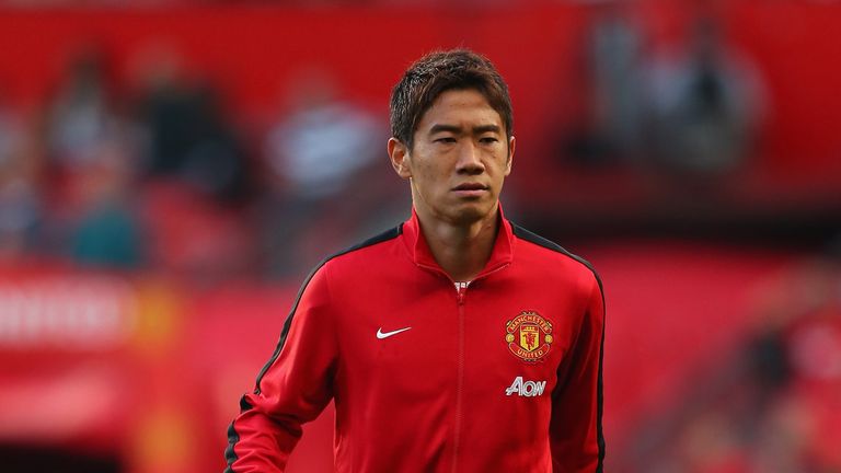 MANCHESTER, ENGLAND - AUGUST 26:  Shinji Kagawa of Manchester United warms up prior to the Barclays Premier League match between Manchester United and Chelsea at Old Trafford on August 26, 2013 in Manchester, England.  (Photo by Alex Livesey/Getty Images)