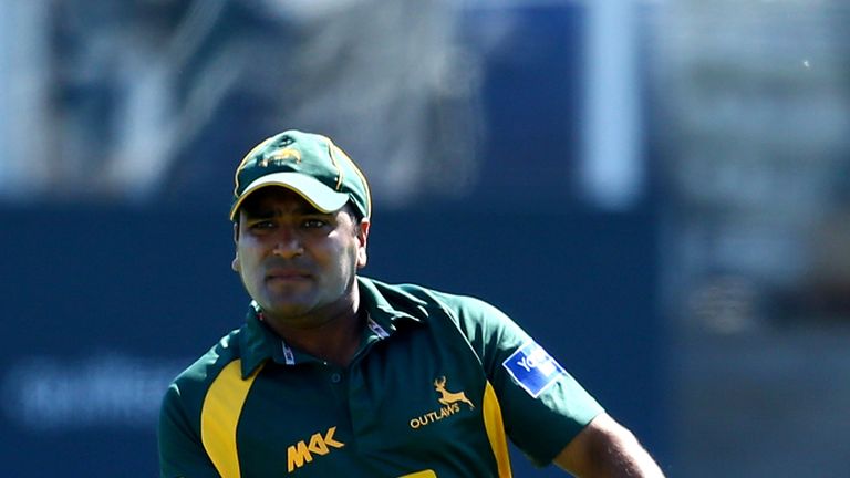 Samit Patel of Nottinghamshire fields the ball during the Yorkshire Bank 40 match against Kent