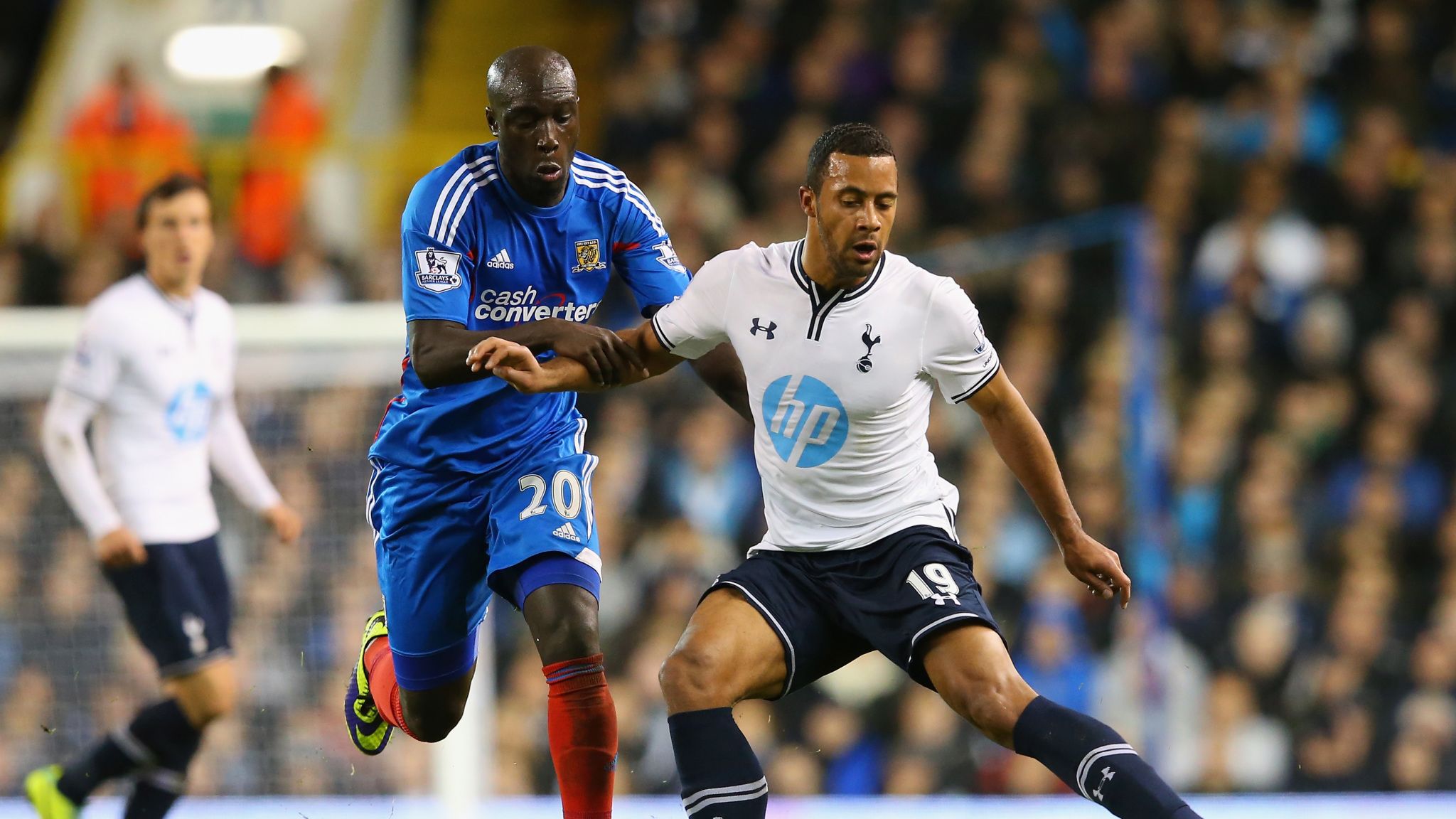 Mousa Dembele feels small pitch at White Hart Lane makes