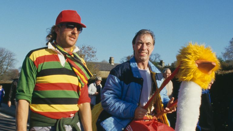 Botham with Bernie Clifton, 1985