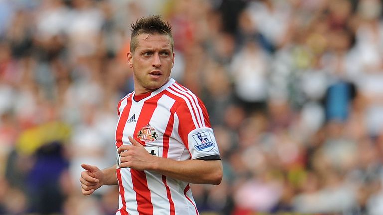 Emanuele Giaccherini of Sunderland in action during the Barclays Premier League match between Swansea City and Sunderland at Liberty Stadium on October 19, 2013 