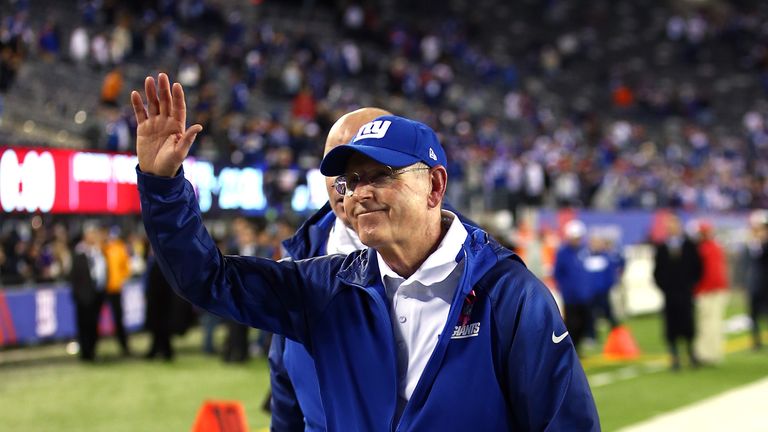 Head coach Tom Coughlin celebrates the New York Giants beating the Minnesota Vikings 23-7