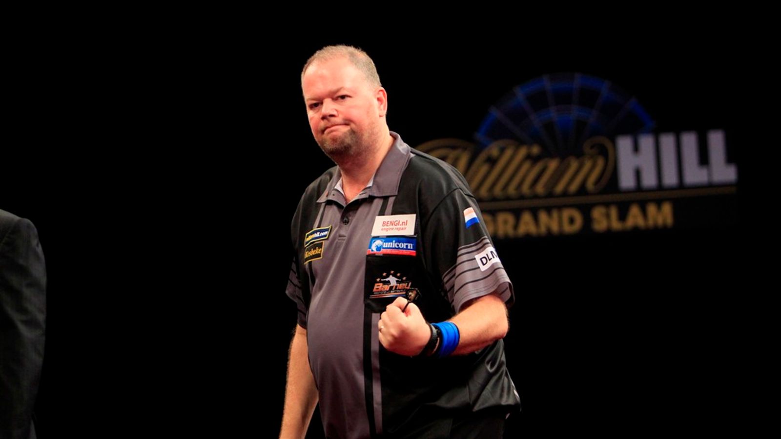 Grand Slam of Darts: Raymond Van Barneveld wins on opening day | Darts