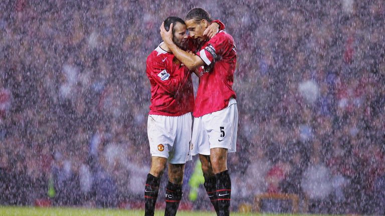 MANCHESTER, ENGLAND - OCTOBER 24: Rio Ferdinand and Ryan Giggs of Manchester United celebrate at final whistle during the Barclays Premiership match between Manchester United and Arsenal at Old Trafford on October 24, 2004 in Manchester, England. (Photo by Chris Coleman/Manchester United via Getty Images) *** Local Caption *** Rio Ferdinand;Ryan Giggs